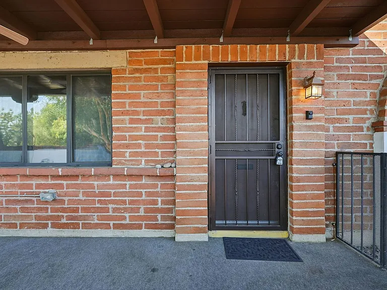 478 S Paseo Madera #B — Photo 7