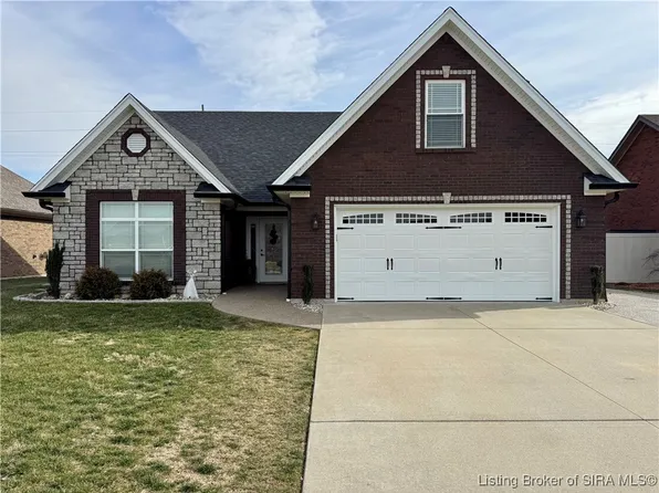 5722 Sugar Berry Lane, Jeffersonville, IN 47130