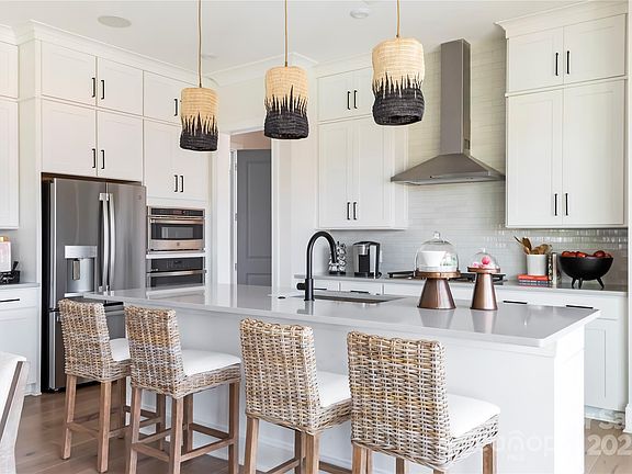 4th image of 1119 Sanderling Pl