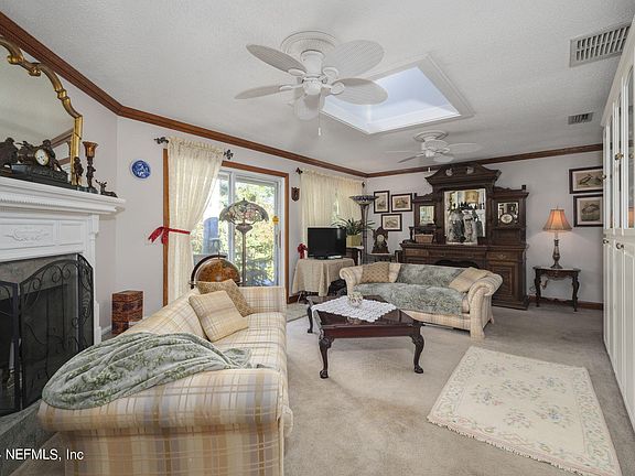 5th image of 1105 VALE ORCHARD Lane