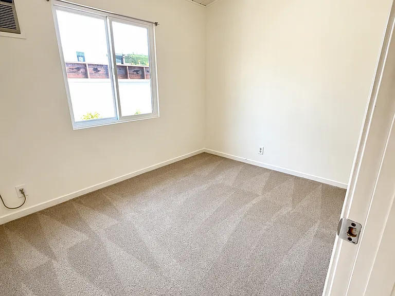 272 Donner Ave — Photo 7