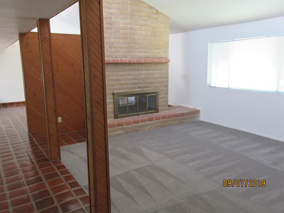 5th image of 525 N Schrader Ln