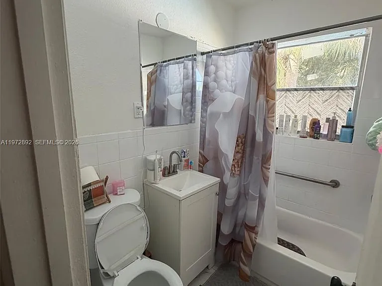 331 NW 39th Ave — Photo 7