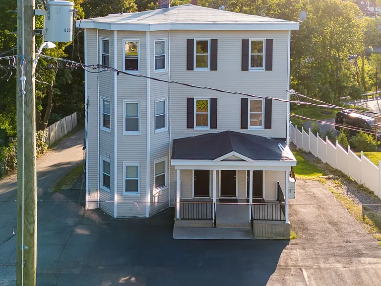 16 Maple St — Photo 8