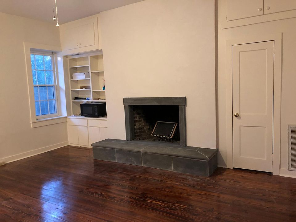 Living Room with working fireplace