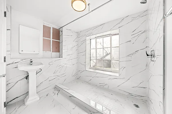 Rented by REAL New York | media 8