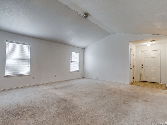 5th image of 7114 HALLIE CIR