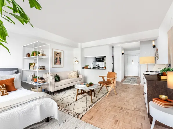 200 East 87th Street image 2 of 13