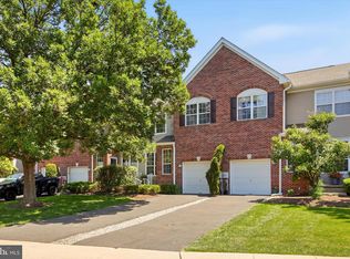 53 Dispatch Dr, Washington Crossing, PA 18977