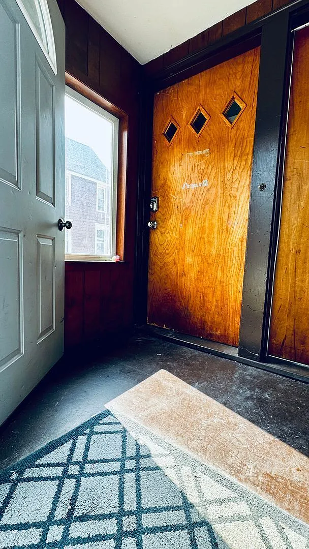2 bed, 1.0 bath, $995 — Photo 3