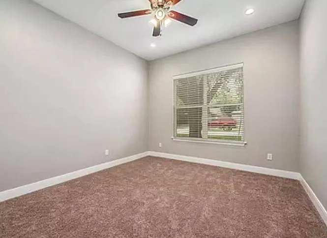 112 Sterling St #A — Photo 15