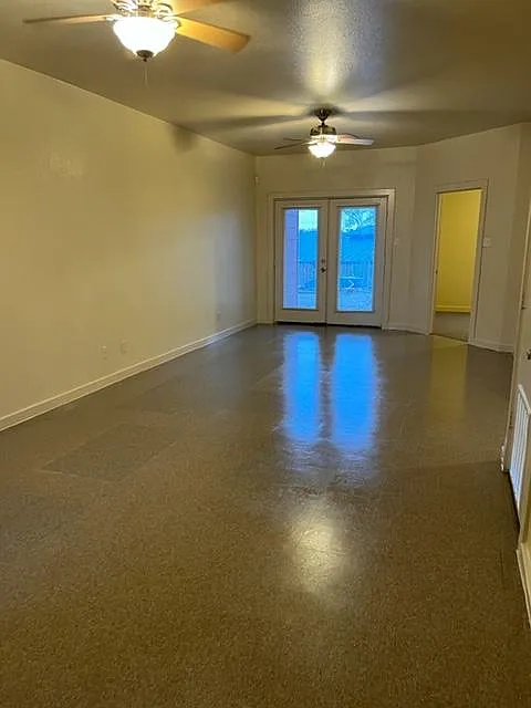 3 bed, 2.5 bath, $1,400 — Photo 3