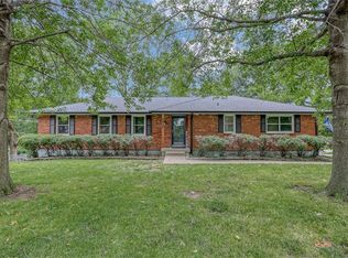 6830 NW Cross Rd, Parkville, MO 64152