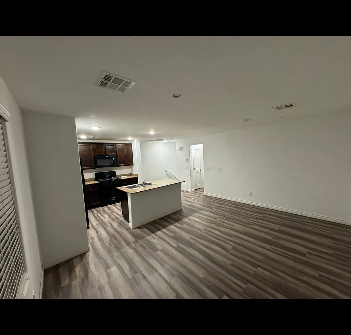 2 bed, 1007 sqft, $1,850 — Photo 4