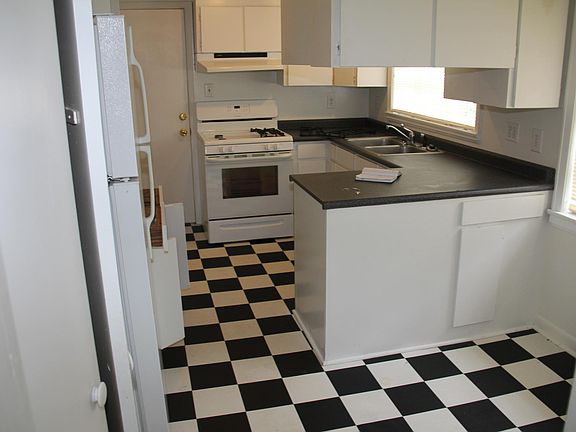 Large kitchen with retro look