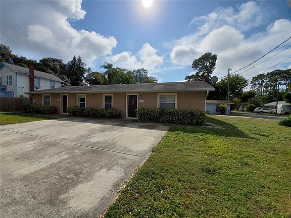 3rd image of 4127 11th Ave W