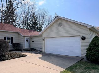 1514 Hiawatha Dr, Owosso, MI 48867