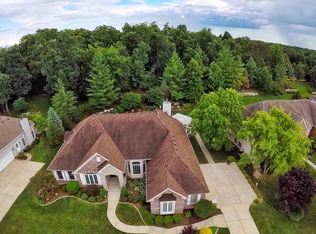 517 Forest Crest Ct, Lake Saint Louis, MO 63367