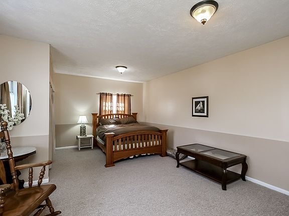 Rec room, guest room, office