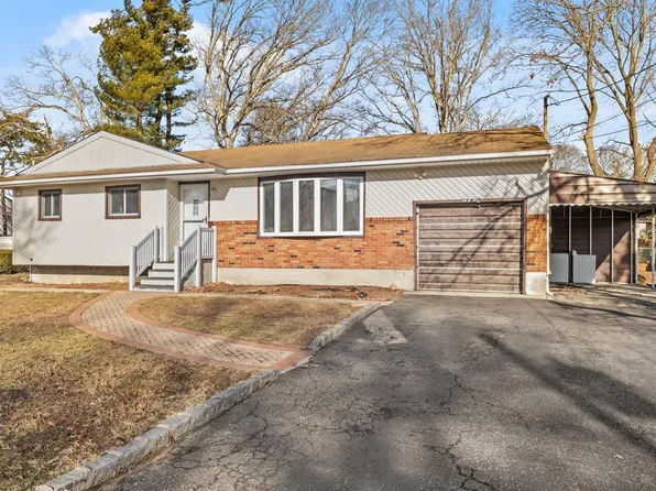 319 Essex Street, West Babylon, NY 11704