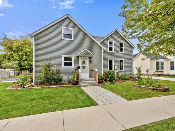 434 South Lyman STREET, Oconomowoc, WI 53066