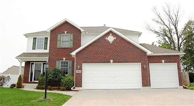 2812 Wooden Ln photo 1