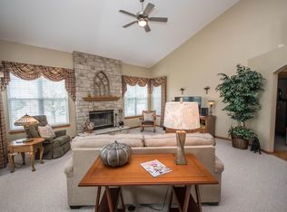 2004 Deer Path, Waukesha, WI 53189