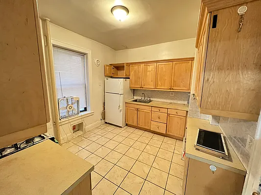 Rented by Olympic CIty Real Estate | media 12