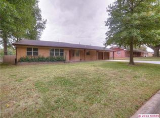 4401 Bridle Rd, Bartlesville, OK 74006