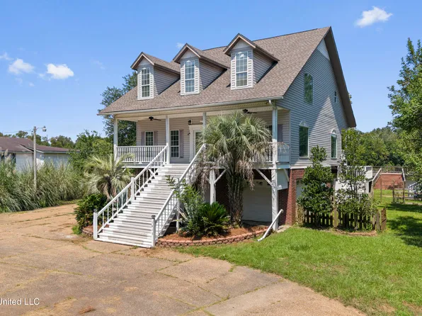 1813 Pascagoula River Rd, Moss Point, MS 39562