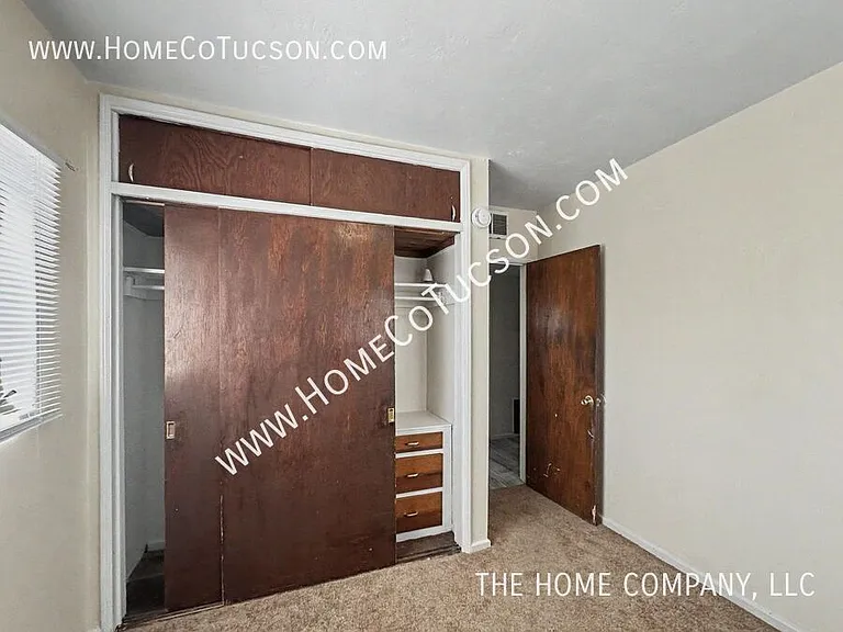 4531 E 8th St — Photo 11
