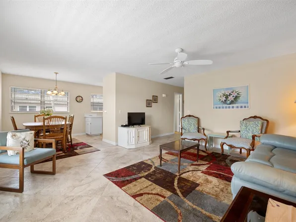 3 Vista Gardens Trail #202, Vero Beach, FL 32962