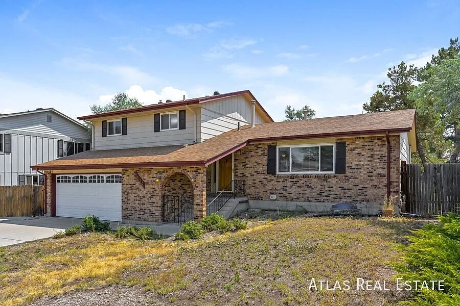 Spacious 3bd/3ba Home in Prime Littleton Location! — Photo 2