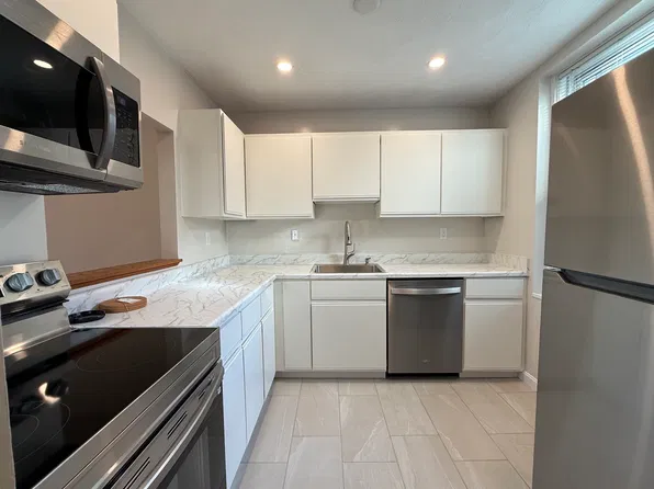 88 Gordon St APT 304, Brighton, MA 02135
