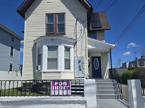 141 Hicks St, Bridgeport, CT 06608
