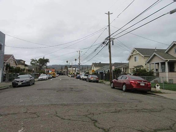 5th image of 1800 40th Ave