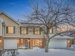 171 N Clare Ct, Wood Dale, IL 60191