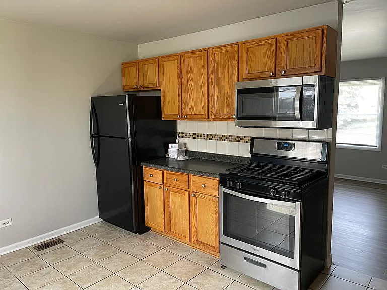 22127 Belmont Rd — Photo 2
