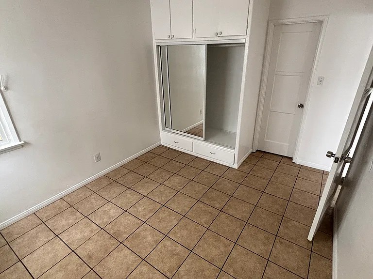 2563 Santa Ana St — Photo 9