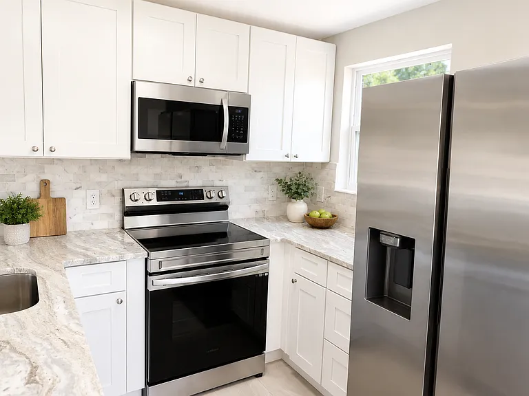 504 Engman St #B — Photo 3