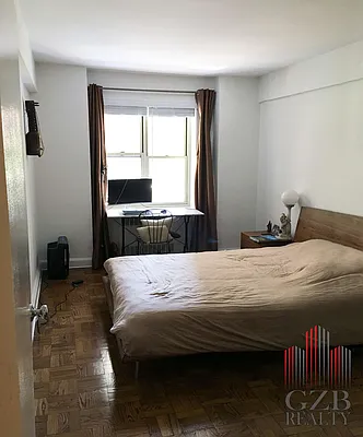 Rented by Avenues Real Estate | media 32