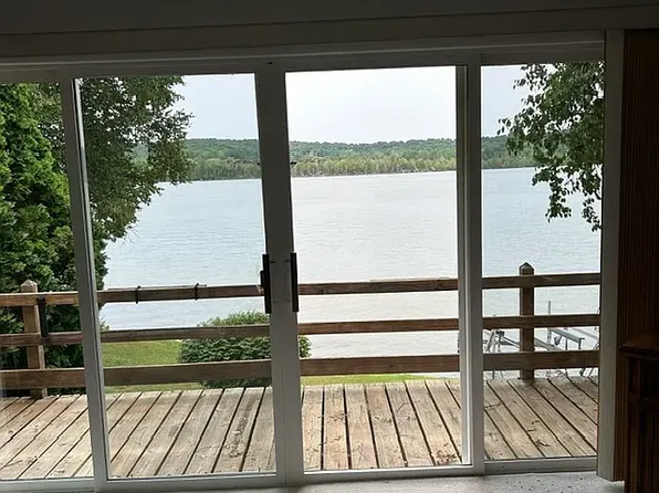 2151 S Lake Shore Dr, Lake Leelanau, MI 49653