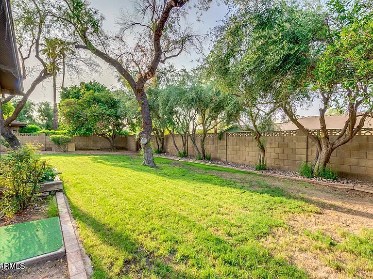 1536 E Gemini Dr — Photo 37