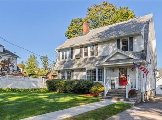 61 Parcot Ave, New Rochelle, NY 10801