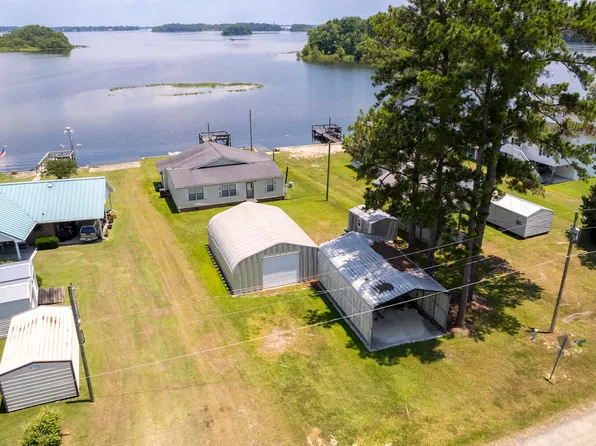 1303 Blackberry Bush Rd, Summerton, SC 29148