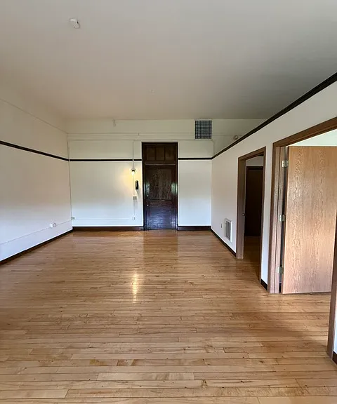 Central School — Photo 18
