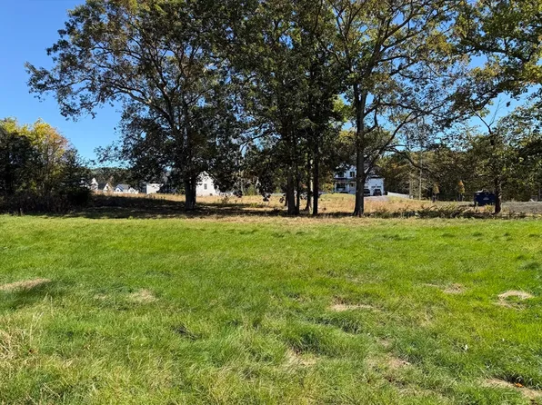 28 Bucklin Dr, Rehoboth, MA 02769