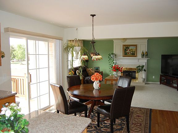 great room w doorwall to deck