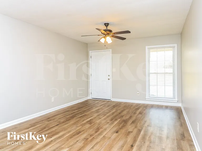 1910 Brownsville Rd #2 — Photo 3