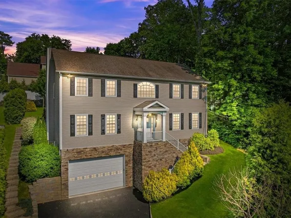 405 Swanson Drive, Thornwood, NY 10594